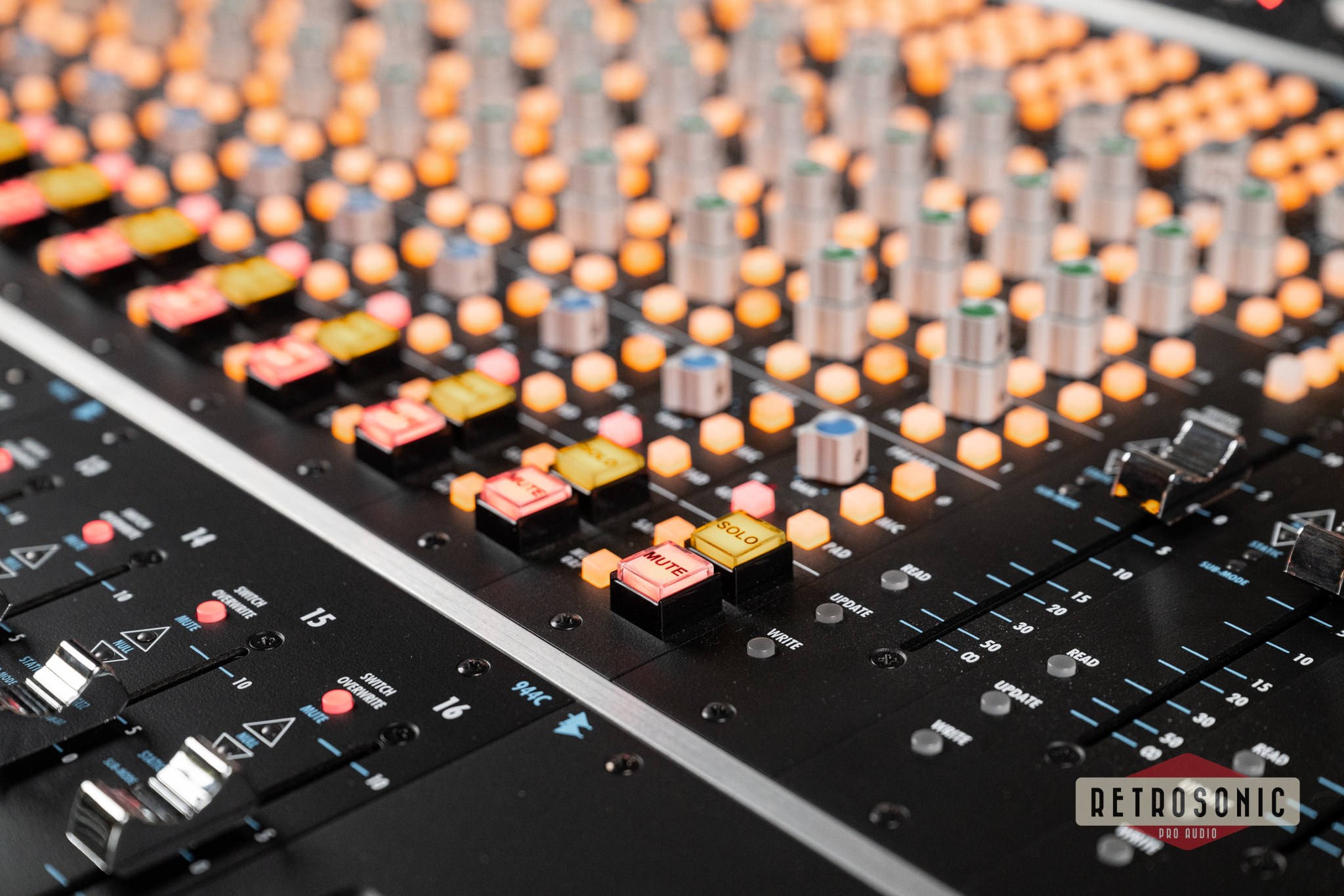 Api Audio 1608-IIA Mixing Console with Automation